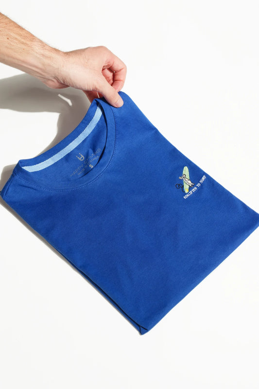 Camiseta para hombre y mujer 100% en algodón color azul bordada con nuestro Koalified To Surf