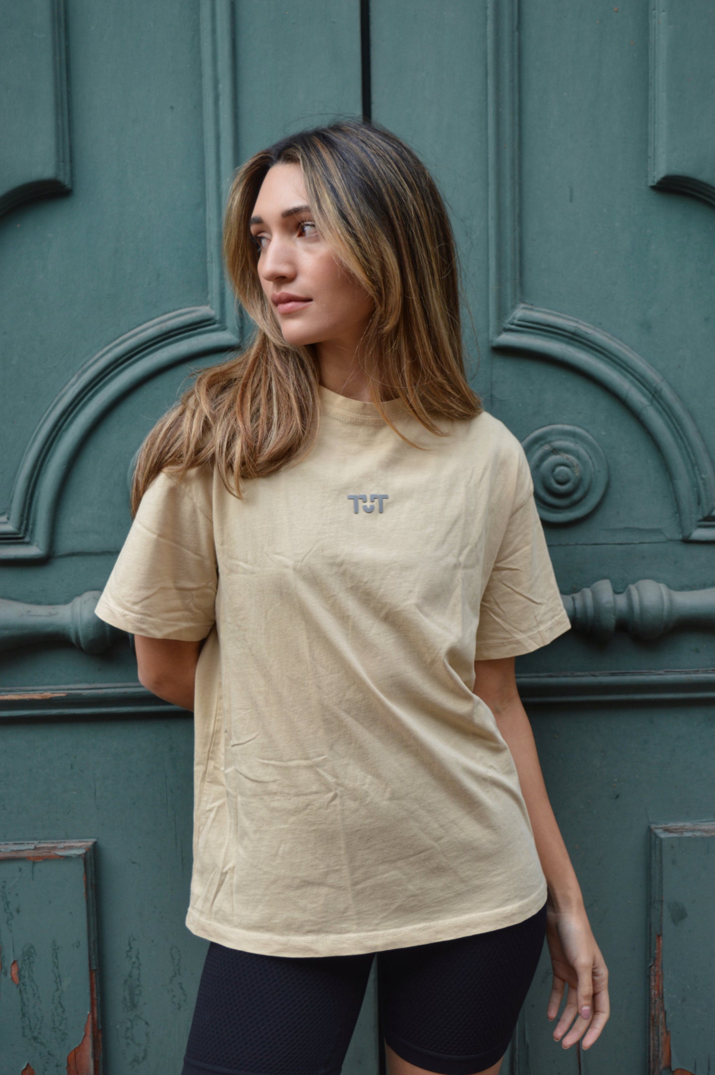Oversized T-Shirt Negra/Beige/Verde