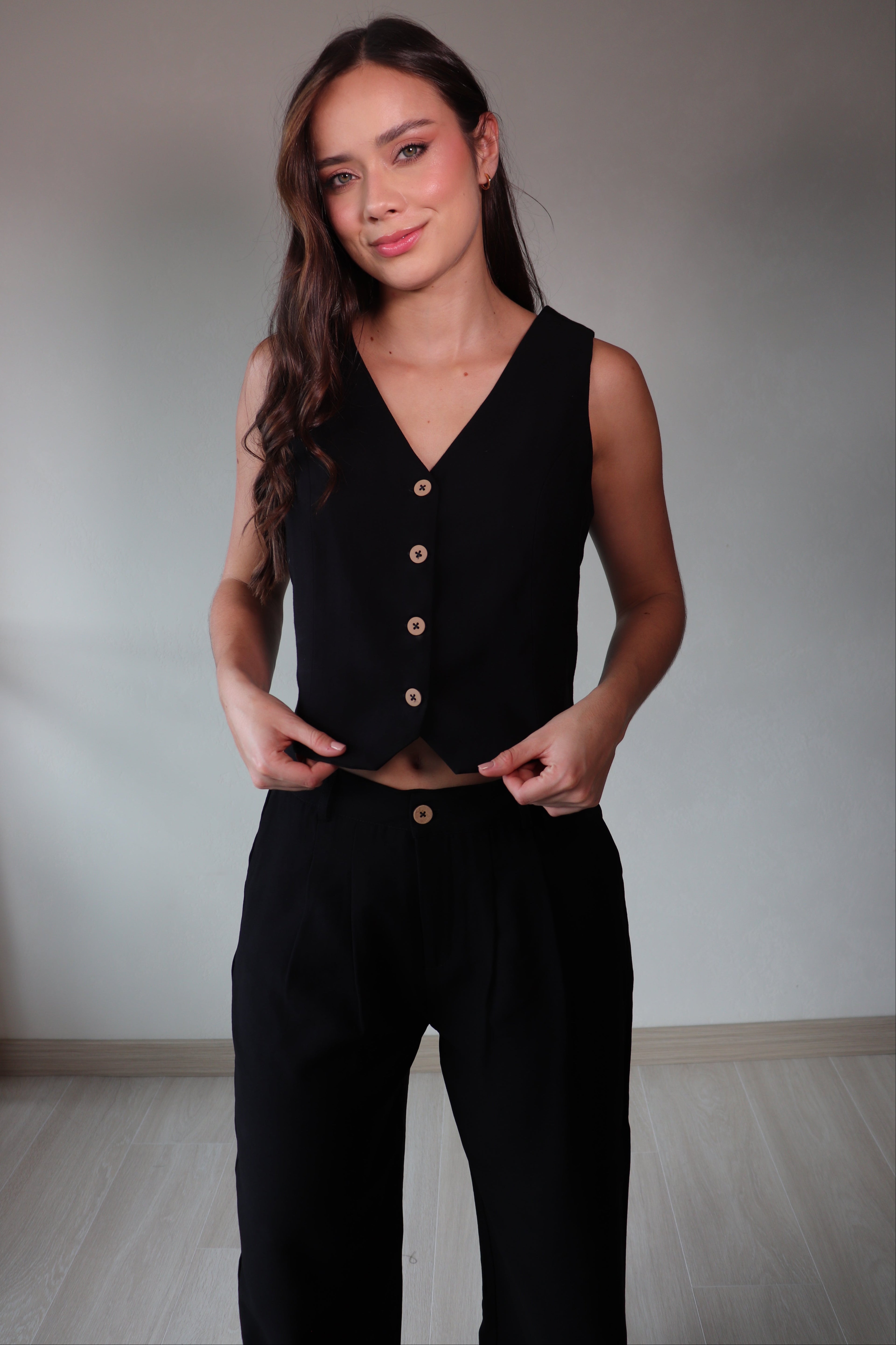 Chaleco Noa Negro de botones delanteros