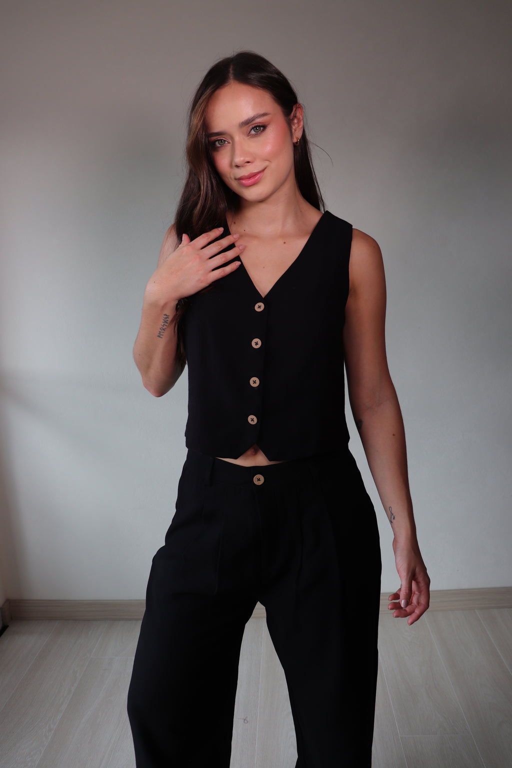 Chaleco Noa Negro de botones delanteros