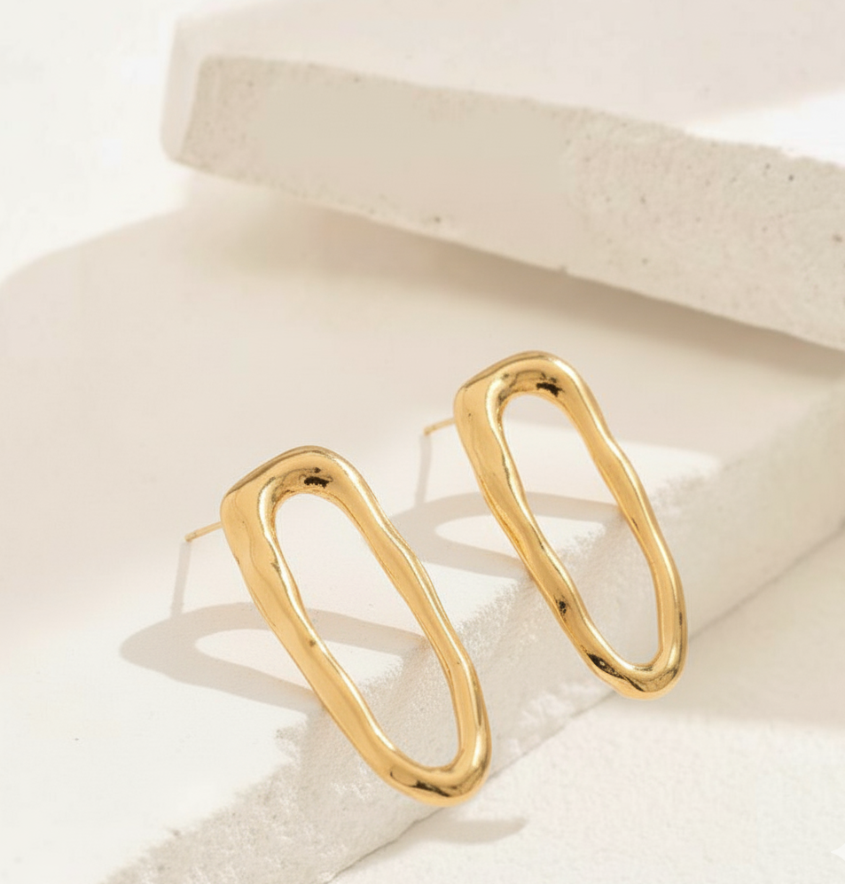 Candongas doradas óvalo abstracto